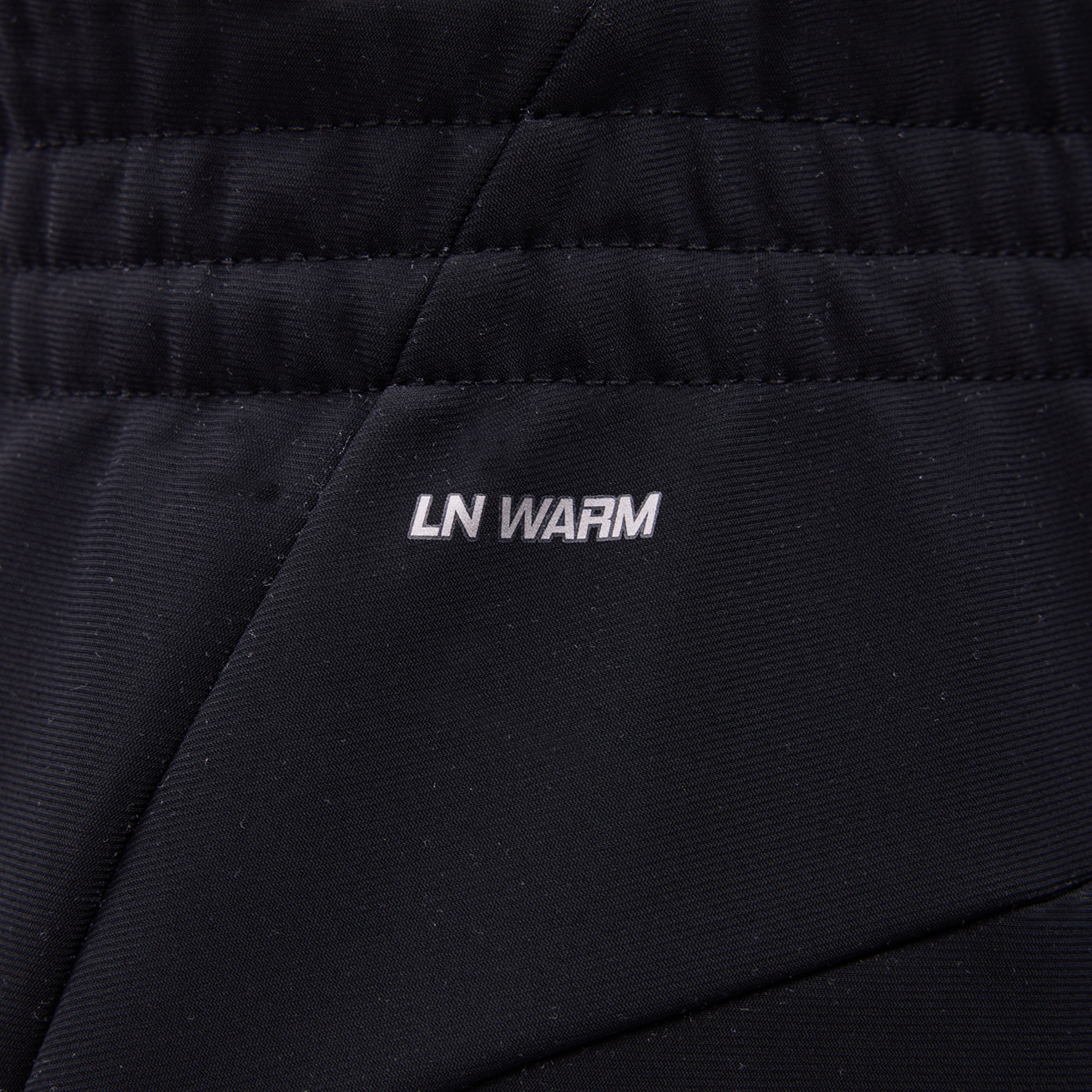 AKYV114-2 Брюки джоггеры Essentials черный